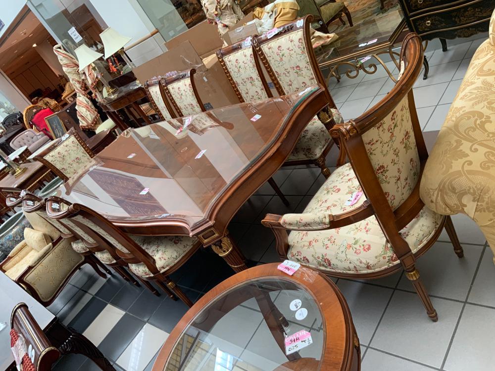 Regency Style Dining Suite, Table with 9 Chairs (1 of 1)