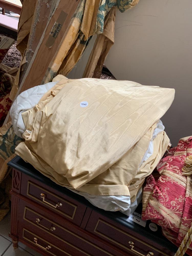 Group of Draperies and Valances (1 of 1)