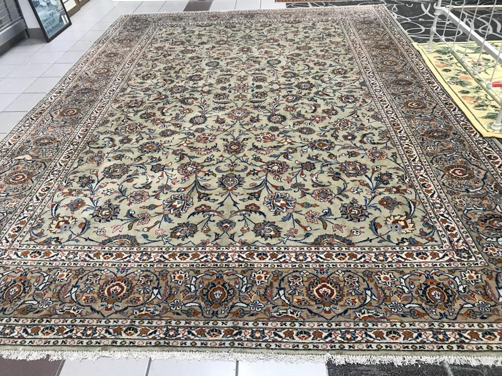 Semi Antique Persian Keshan Rug: Semi-antique Persian Keshan rug, 10' 1" x 14'.