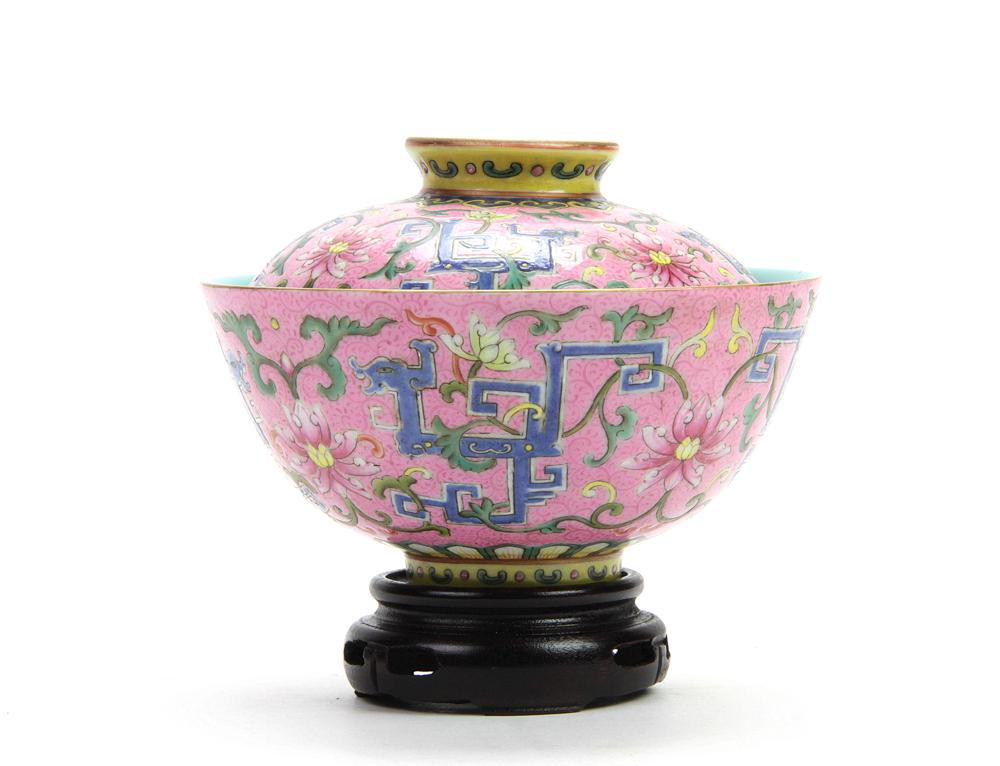 A Chinese Fine Famille Rose Teacup and Cover (1 of 8)