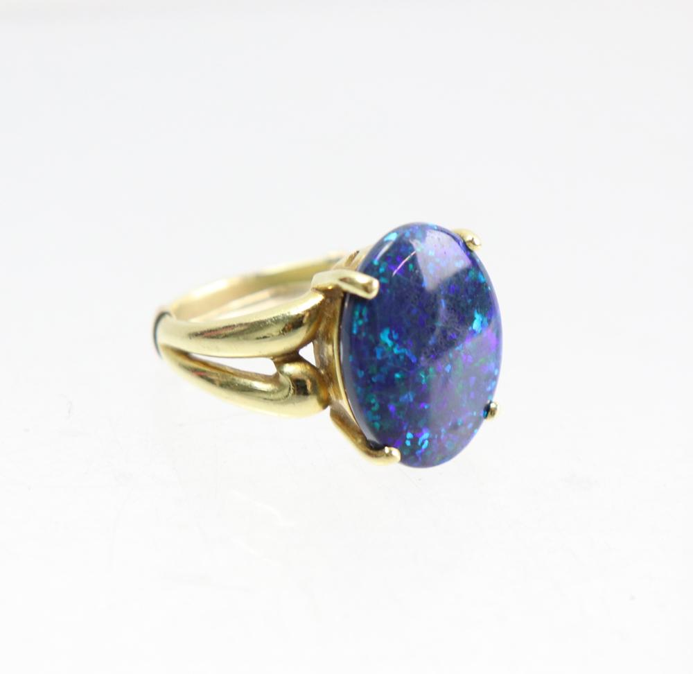 18kt Gold Oval Opal Ring  5.9 CTS (1 of 4)