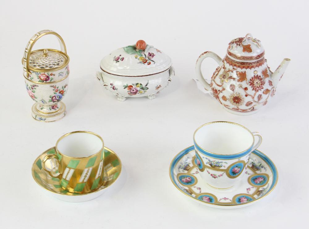 Porcelain Items (1 of 9)