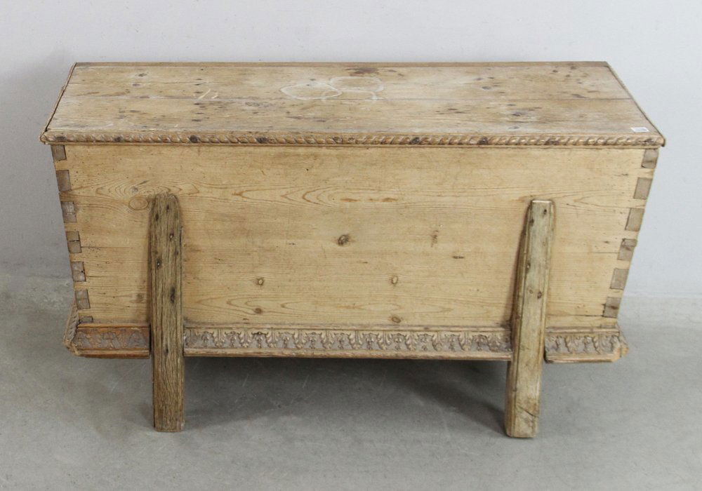 Early Scandinavian Chest (1 of 5)