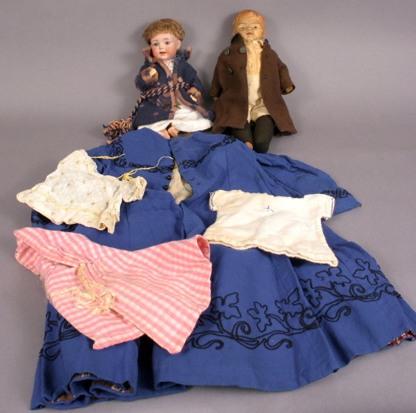 SIMON & HALBIG DOLL NO. 122 PLUS EXTRAS