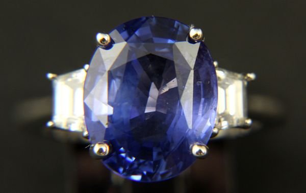 8.18ct sapphire, diamond, and platinum ring - 2