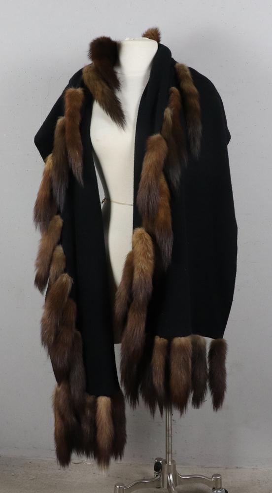 Mink Tail Scarf: Mink tail scarf. Good condition.