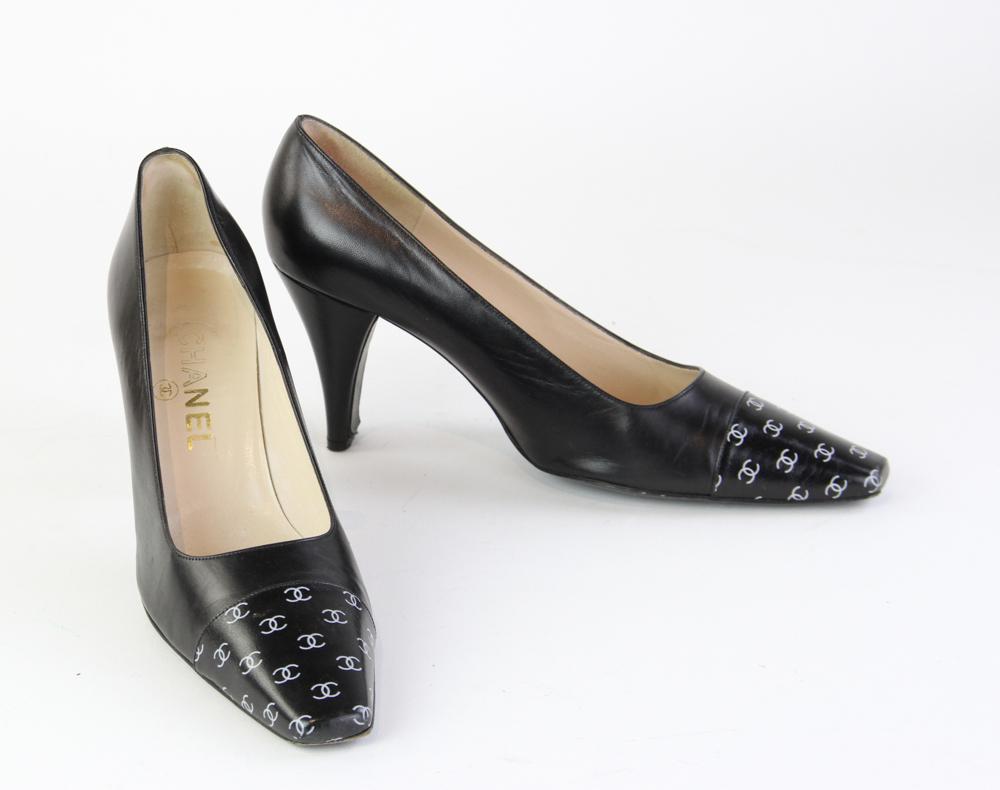 Ladies Chanel Pumps (1 of 5)