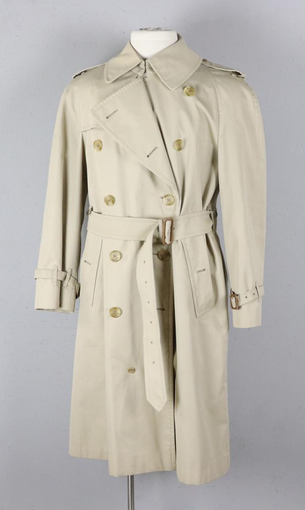 Burberry Classic Trenchcoat: Burberry classic trenchcoat. Size 12/14. Good condition.