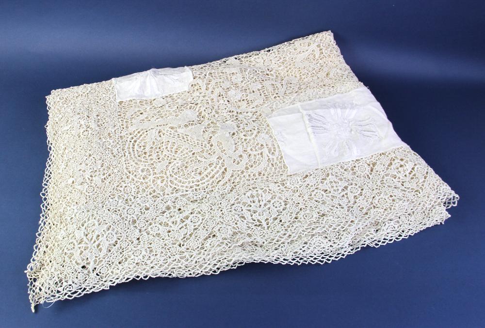 Hand Crocheted Fancy Tablecloth (1 of 6)