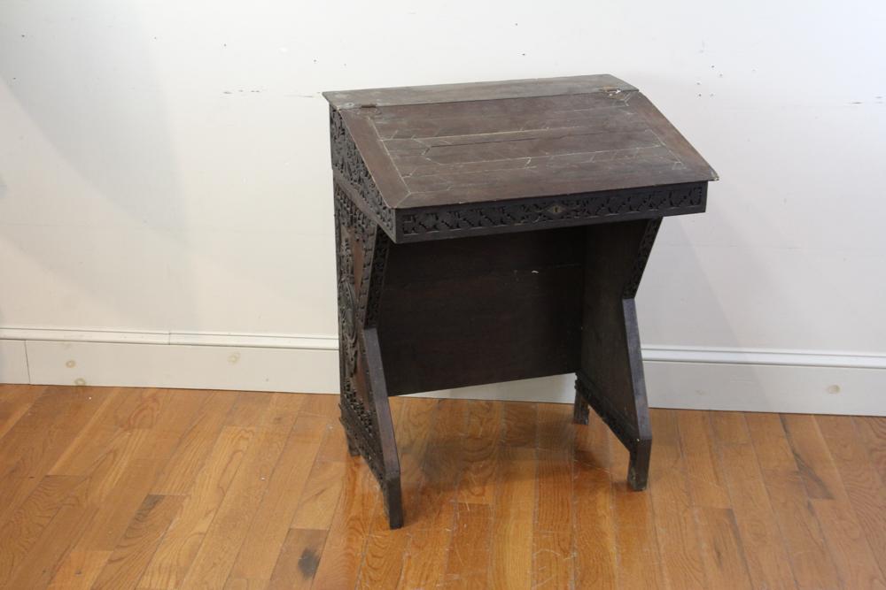 Antique English Lift Top desk: Antique English lift-top desk, 33" H x 25" W x 21" D. Provenance: Topsfield, Massachusetts.