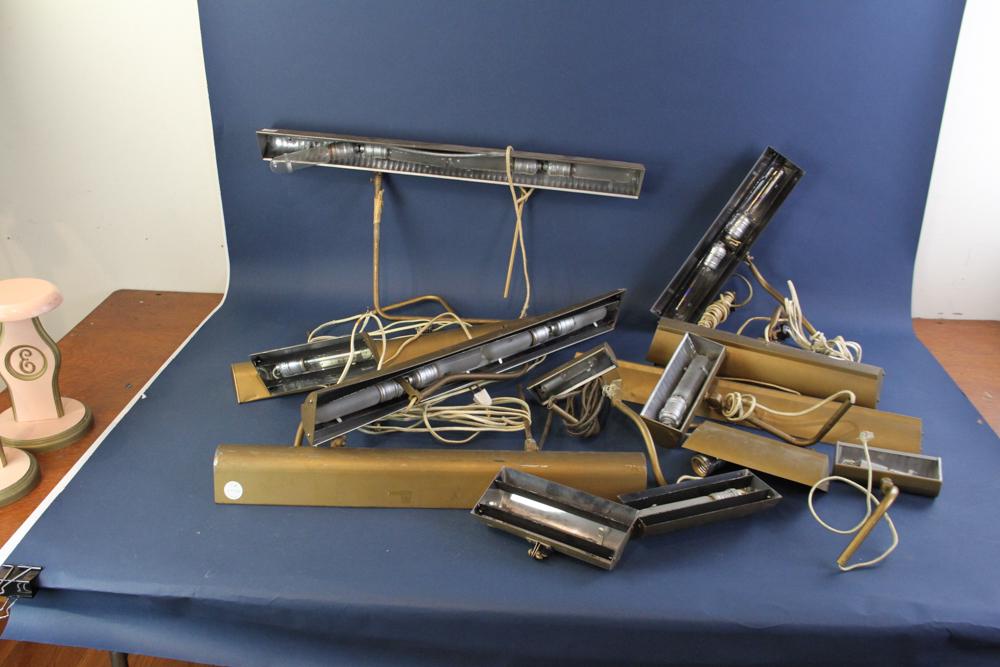 Museum Painting Lights with Silk Cords (1 of 6)