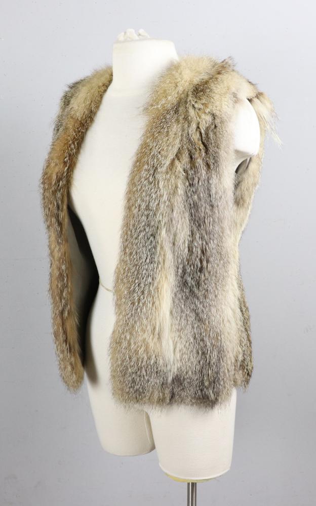 Ladies Natural Fox Fur Vest: Ladies' natural fox fur short vest, size 6/8.