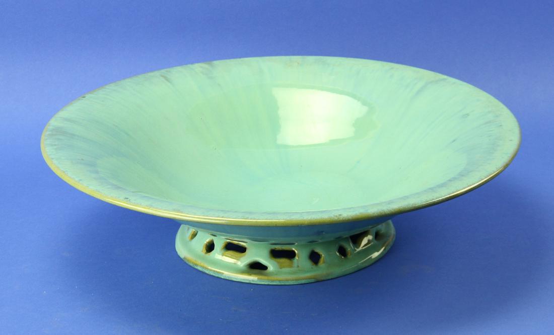Fulper Pottery Bowl with Reticulated Base: Fulper Pottery bowl with reticulated base.