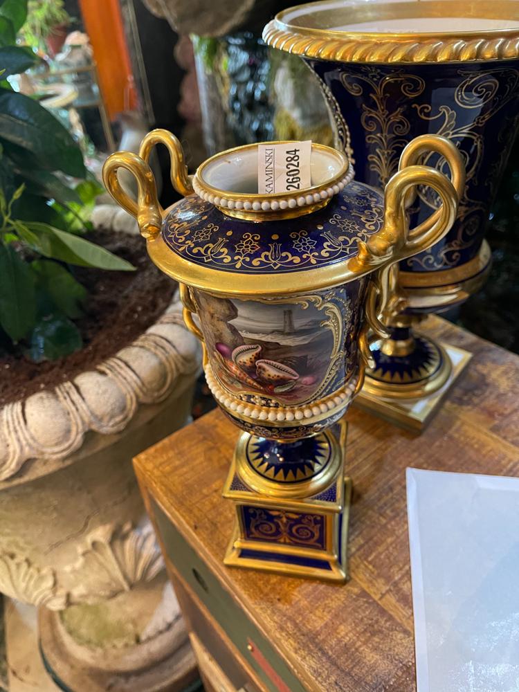 Flight Barr and Barr Worcester Two Handled Vase (1 of 6)