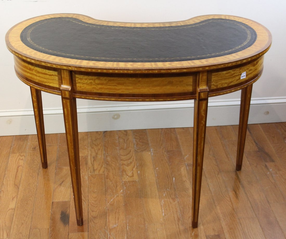 Fine English Hepplewhite Desk (1 of 2)