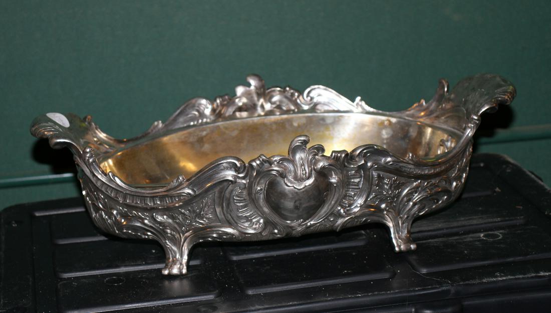 Late 19th/Early 20th French Silvered Bronze Center Bowl: Late 19th/early 20 century French silvered bronze center bowl with original liner, 5 3/4" H x 19" L x 10 1/2" W. Good condition. Provenance: Collection of Pat and Nathan Kornfeld, Verbank, New York. P