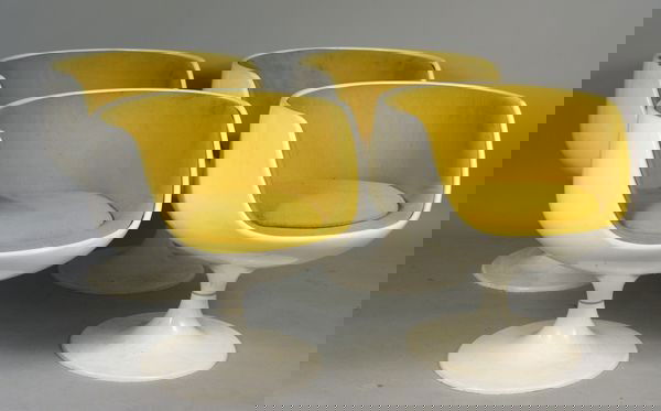 Four (4) Stendig Eero Aarnio Chairs: Four (4) Stendig Eero Aarnino chairs, made in Finland, 27"h.