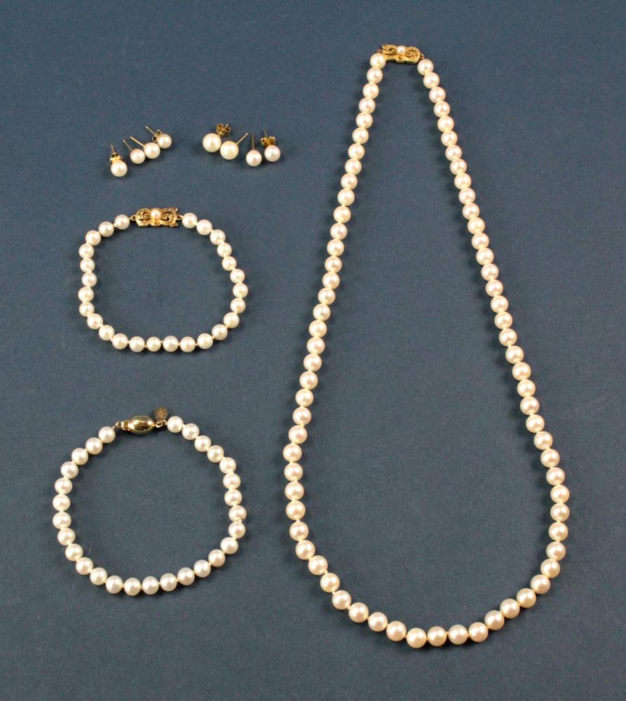 Pearl Jewelry Lot (1 of 7)