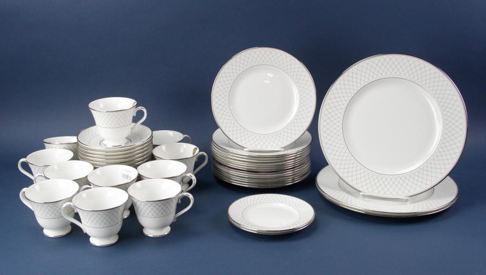 Waterford Crosshaven Platinum Fine China (1 of 8)