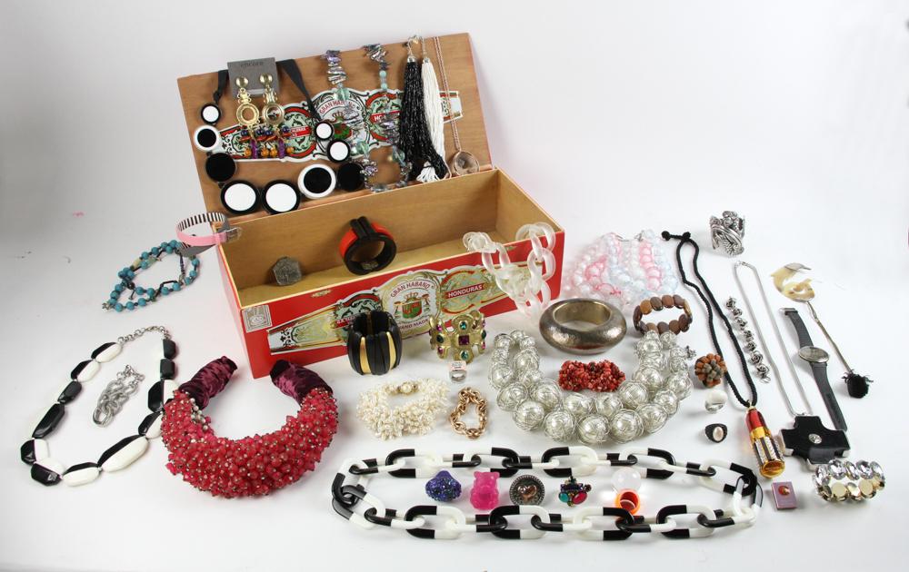 Lot of Assorted Costume Jewelry: Assorted lot of costume jewelry. Provenance: Estate of the late Beverley Jackson of Santa Barbara, California.
