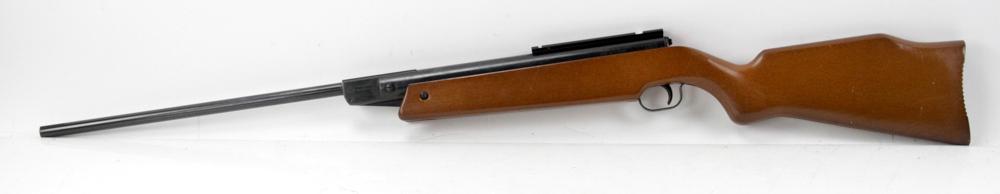 Feinwerkbau Sport 124 Air Gun: Feinwerkbau - Sport 124 air gun, caliber 4.5/17.7, made in Germany, serial #23377, imported by Beemans Precision Air Guns, Inc., San Rafel, California 94903, 43 1/2" L. Provenance: South Hamilton, Mas