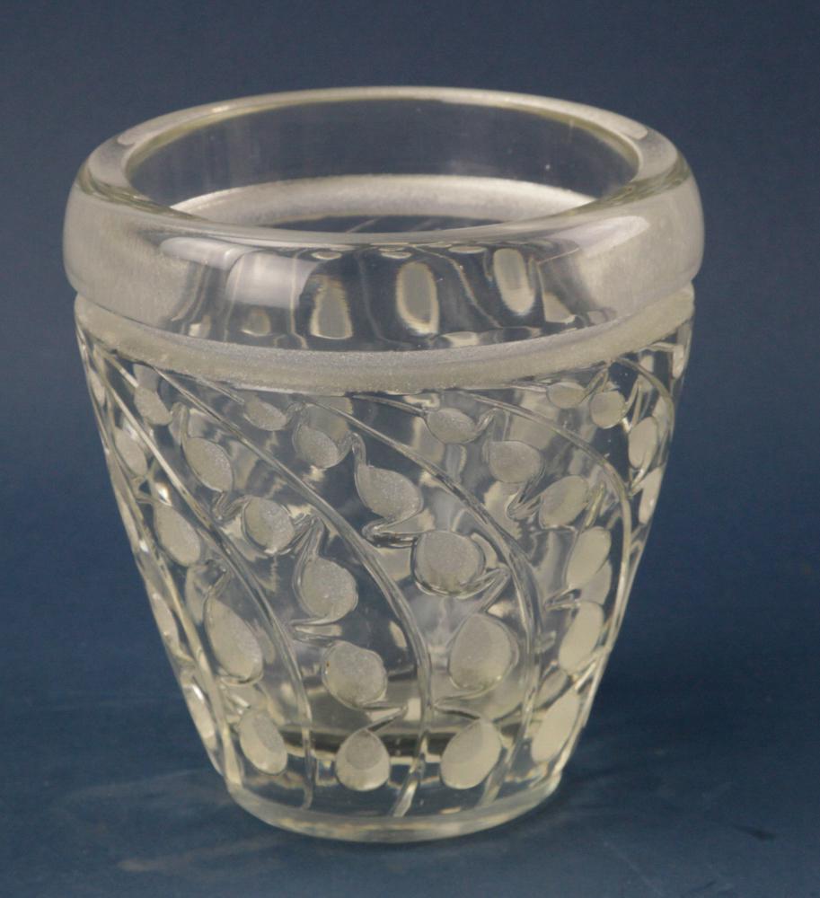 R. Lalique Clear and Frosted Vase (1 of 5)