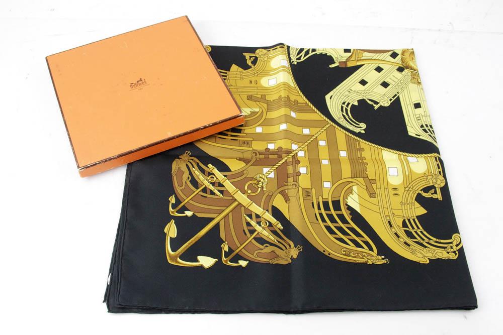 Hermes Scarf in Box (1 of 7)