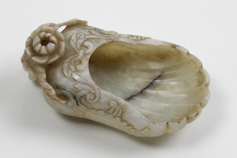 Chinese Ming Dynasty Carved Jade Shell-Form Dish (1 of 5)