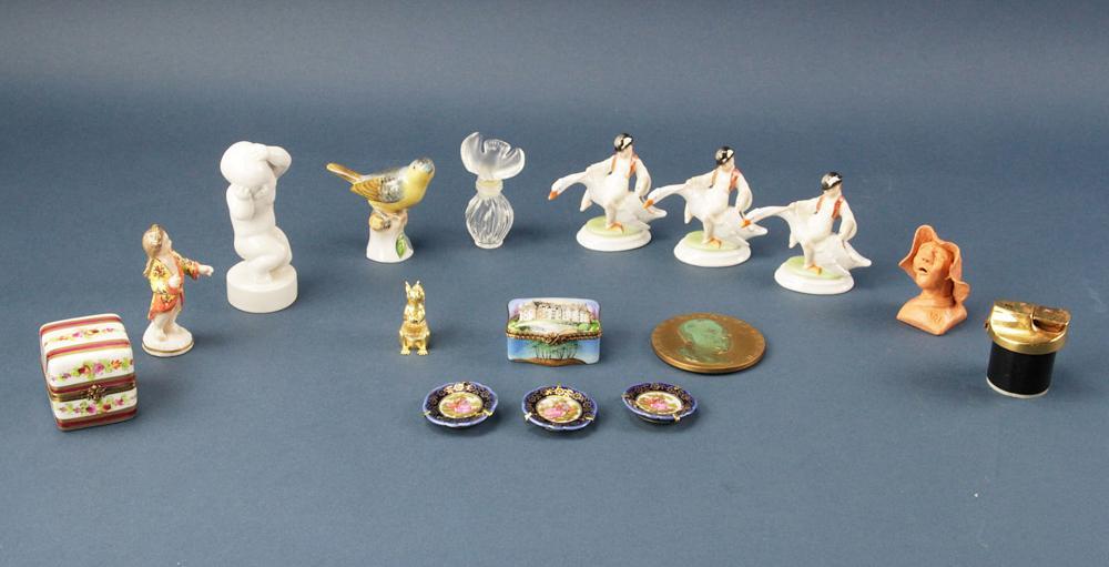 Herend Figurine, Denmark Figure, Boxes, etc: Herend figurine/Denmark figure, Nixon medals, boxes, etc.