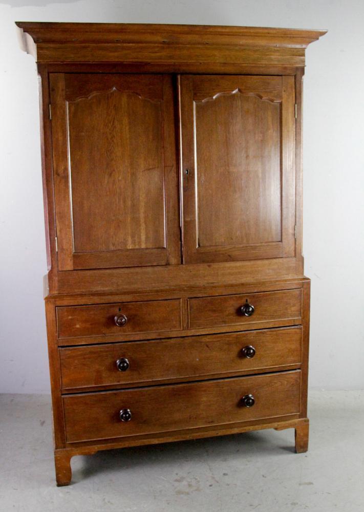 English Oak 2-Part Cabinet with Cornice Top (1 of 8)