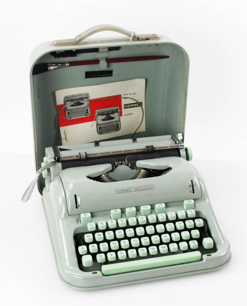 Hermes 3000 Lightweight Portable Typewriter (1 of 16)