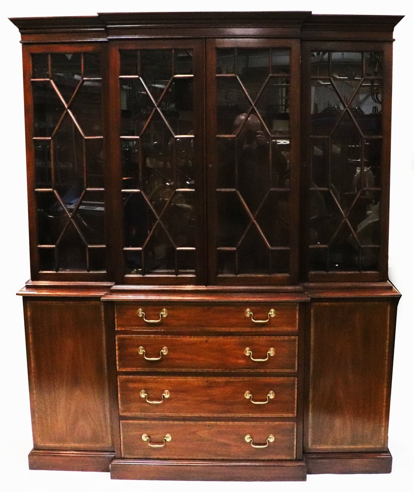 Henkel Harris Fine Solid Mahogany Breakfront Cabinet (1 of 7)