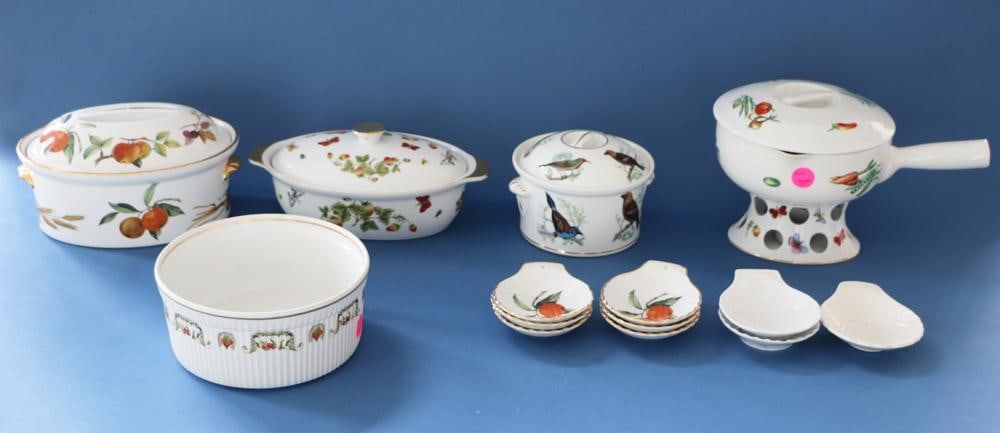 Group of Porcelain Oven to Tableware Pieces (1 of 13)