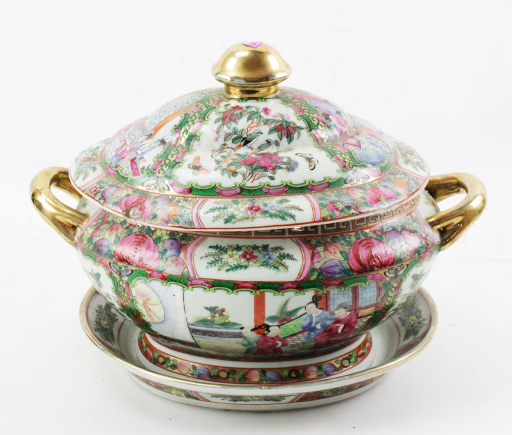 Chinese Rose Medallion Covered Tureen and Underplate (1 of 11)