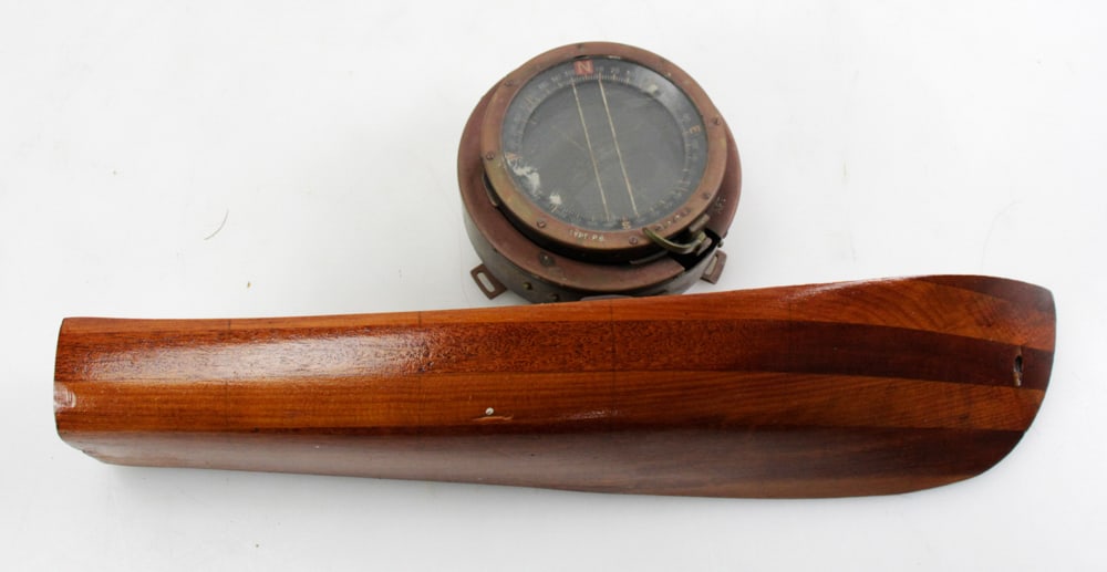 Pine Half Model with Brass Compass English-Made (1 of 8)