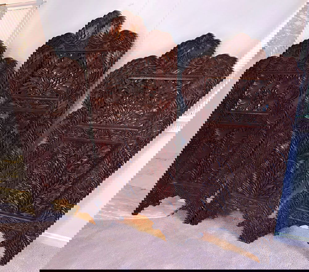 Anglo-Indian Carved Wood 3-panel Screen (1 of 5)