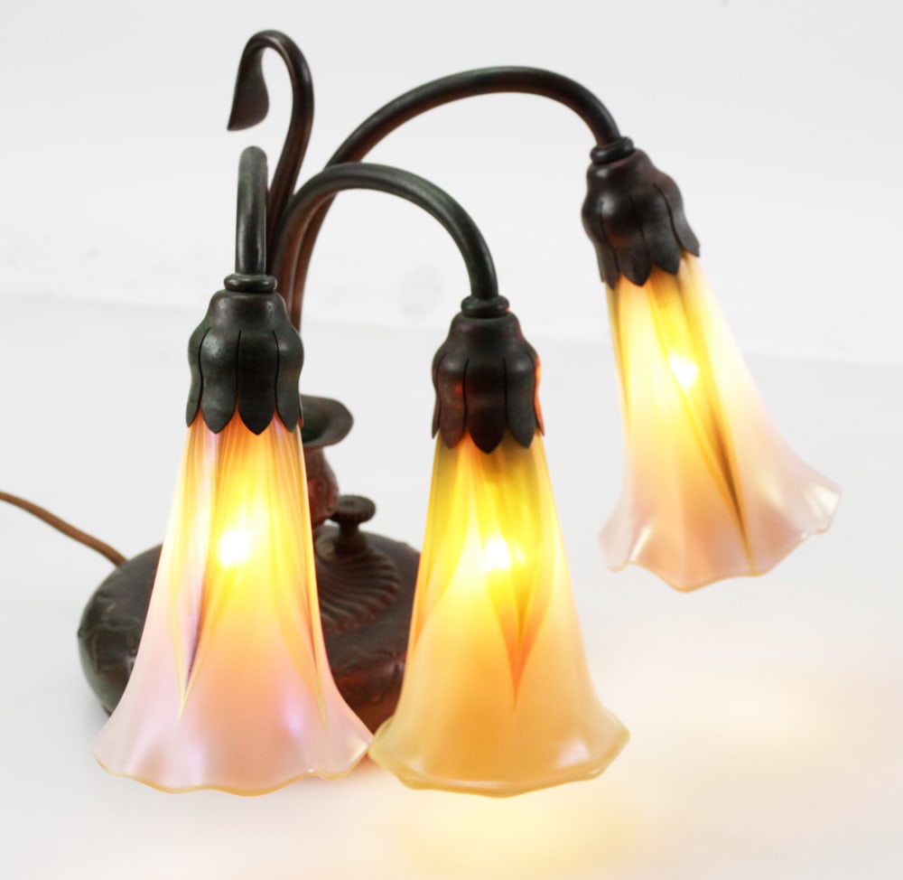 Tiffany Studios Lamp Base, Lundberg Lily Shades (1 of 9)