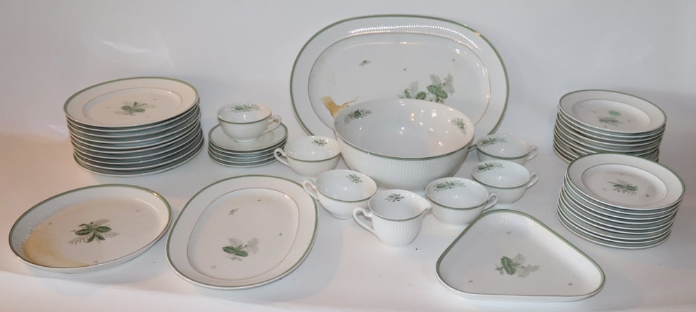 Royal Copenhagen Green Melodi Dinner Set: Royal Copenhagen dinner set, "Green Melodi" pattern, (46) assorted pieces. Good condition. Provenance: Wayside Estate, 118 McLain St., Bedford Corners, Mount Kisco, New York. PLEASE NOTE: Lot to be pi