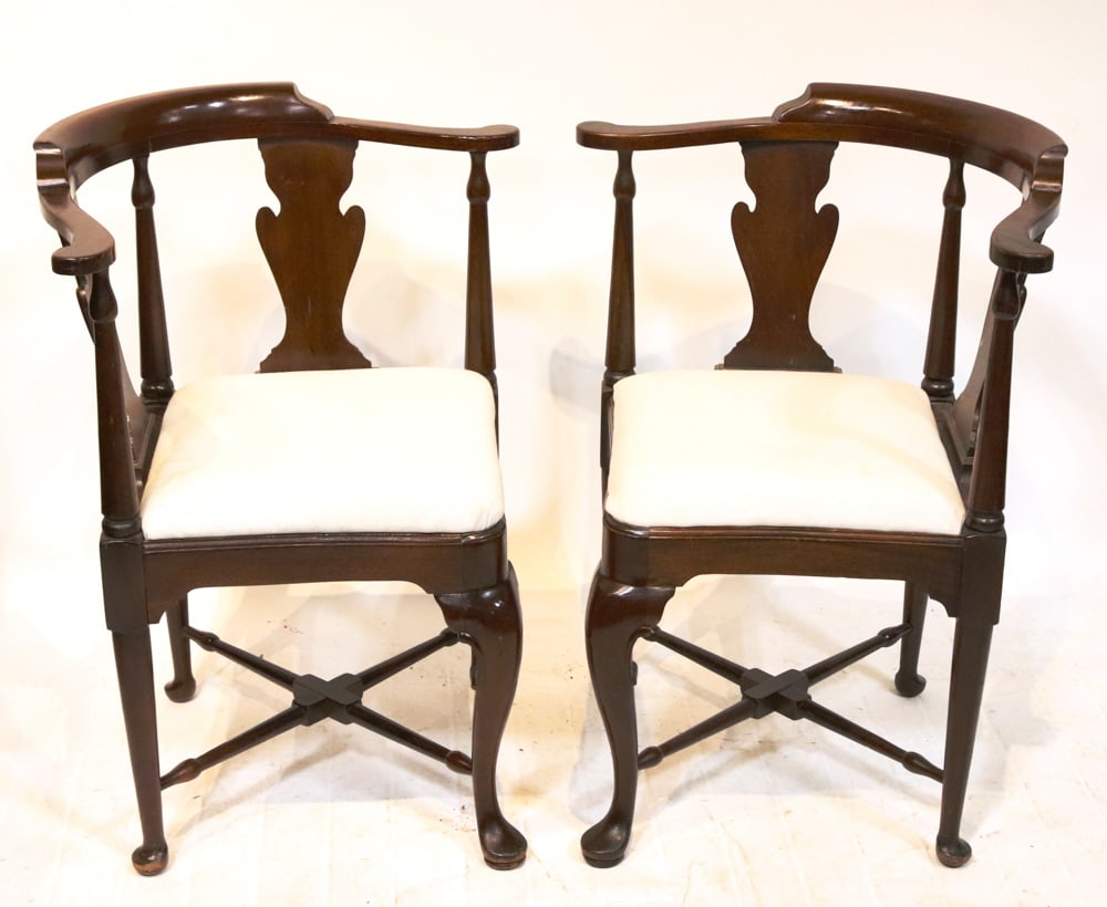 Pair of Early American Queen Anne Style Armchairs (1 of 7)
