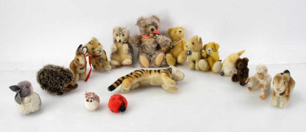 Group of Assorted Jointed Animals (1 of 9)