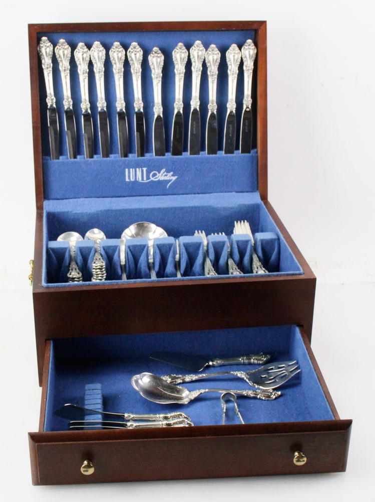 Lunt Sterling "Eloquence" Flatware Set (1 of 17)