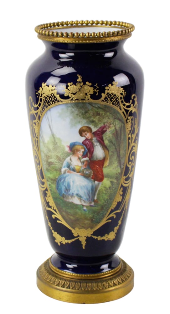Sevres Portrait Vase Depicting Couple (1 of 11)