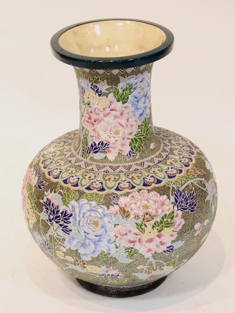 Late 19thC Japanese Satsuma Urn: Late 19th century Japanese Satsuma urn, 26" H x 19" W. Provenance: Southern Connecticut collection.
