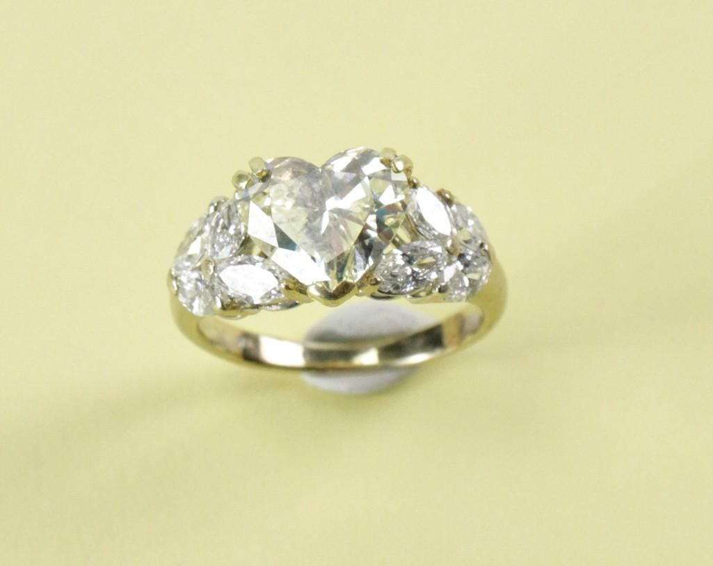 18k Gold and Heart-Shaped Yellow Diamond Ring (1 of 20)