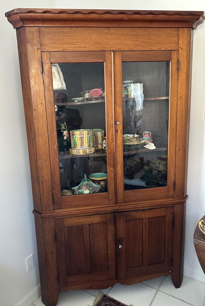 19thC Pennsylvania Walnut Corner Cabinet (1 of 5)