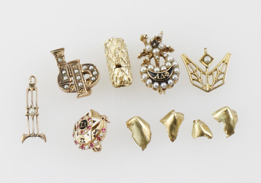 Small Grouping of Yellow Gold Items (1 of 7)