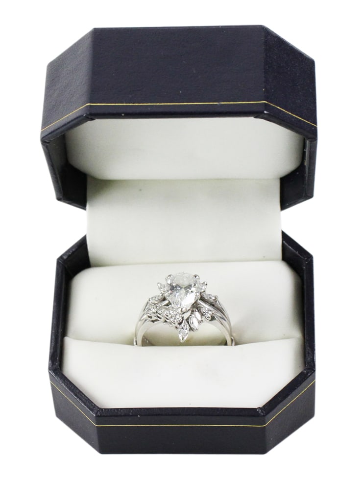 18k White Gold Diamond Ring (1 of 15)