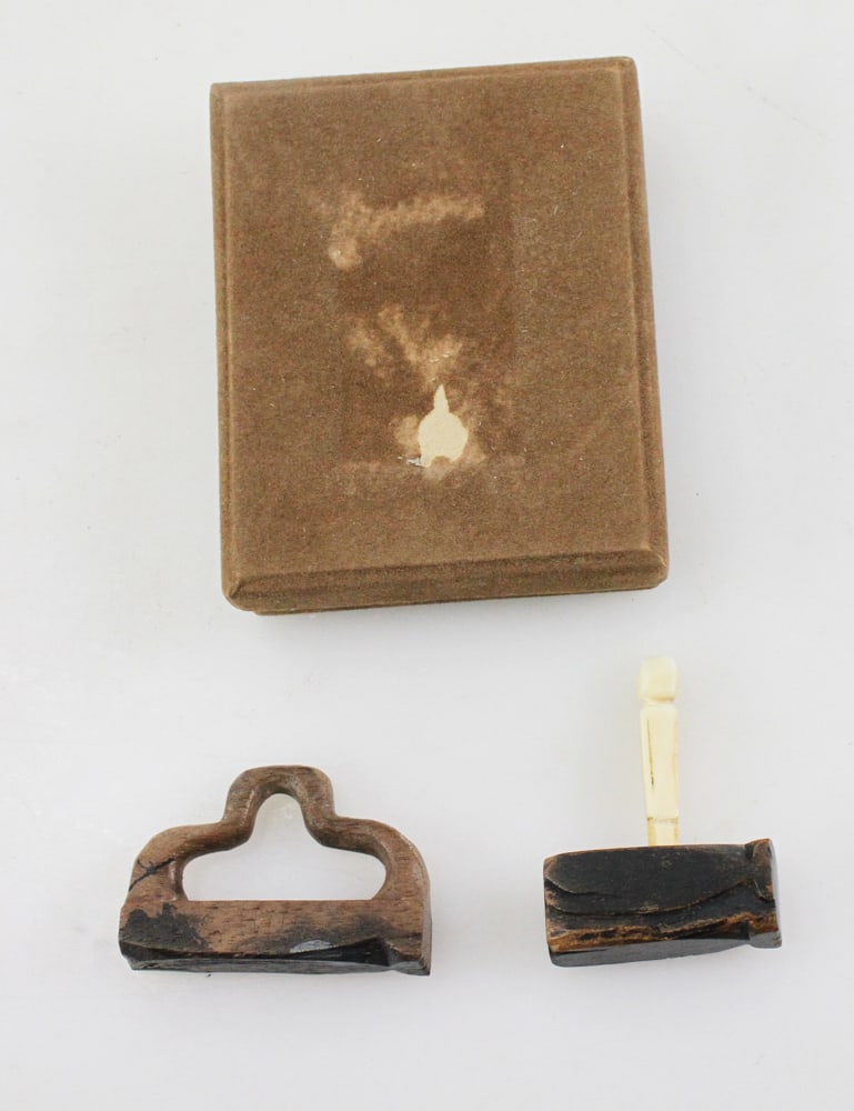 19thC American Whaling Stamps: 19th century American whaling stamps, a pair hand-carved, one with three whales with bone handle. Provenance: Marblehead, Massachusetts collection.