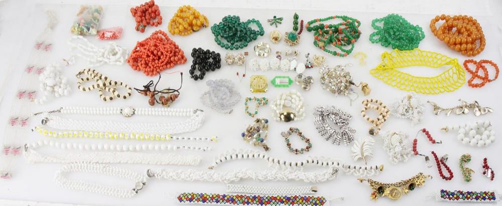 Collection of Costume Jewelry: Collection of costume jewelry, to include earrings, necklaces, bracelets, brooches, etc. Possibly some coral and/or amber. Total weight 7 1/2 lbs.