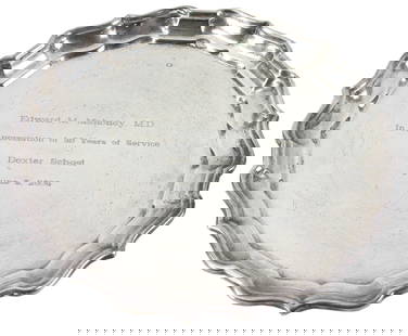 Reed and Barton Sterling Chippendale Tray: Reed and Barton sterling Chippendale presentation tray, 12". Approximately 22.5 troy oz TW. Provenance: Walpole, Massachusetts collection. PLEASE NOTE: payment for silver, gold, jewelry, and coins mus